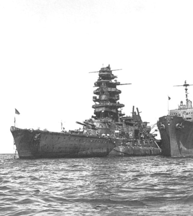 02_nagato.jpg - The stripped HIJMS Nagato awaits her fate at Bikini