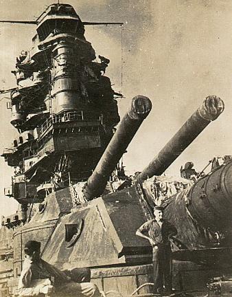 nagato1a.jpg - HIJMS Nagato massive 16" forward guns