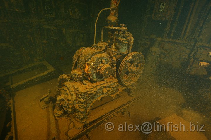 Fujikawa_Maru-050.JPG - Workshop compressor