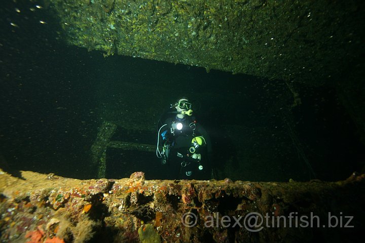 Heian_Maru-012.JPG - Maz wanders inside