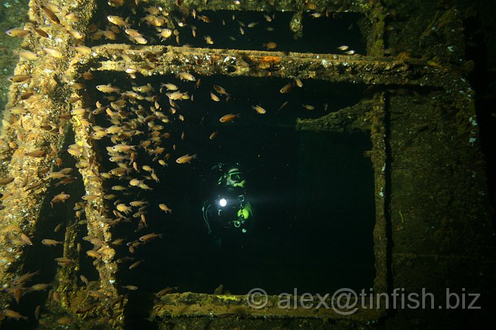 Heian_Maru-015.JPG - Maz wanders inside