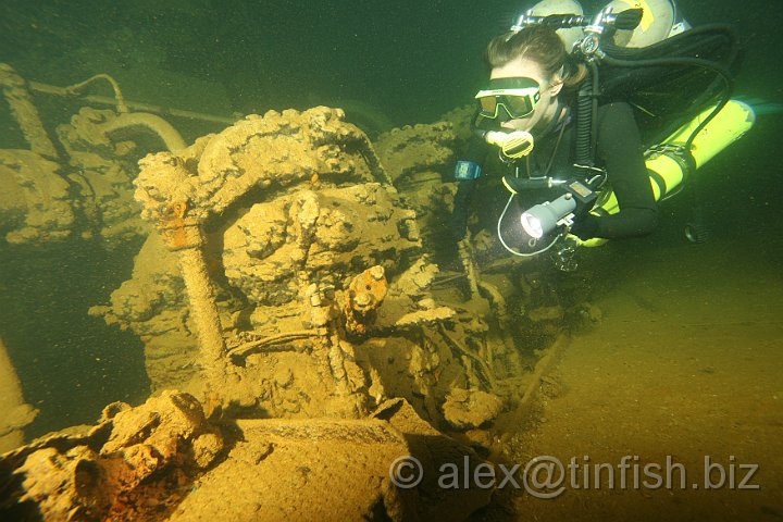 Kensho_Maru-013.JPG - Maz investigates the engine room