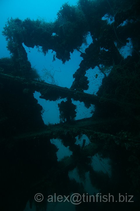 Kiyosumi_Maru-051.JPG - Underneath Gun Platform