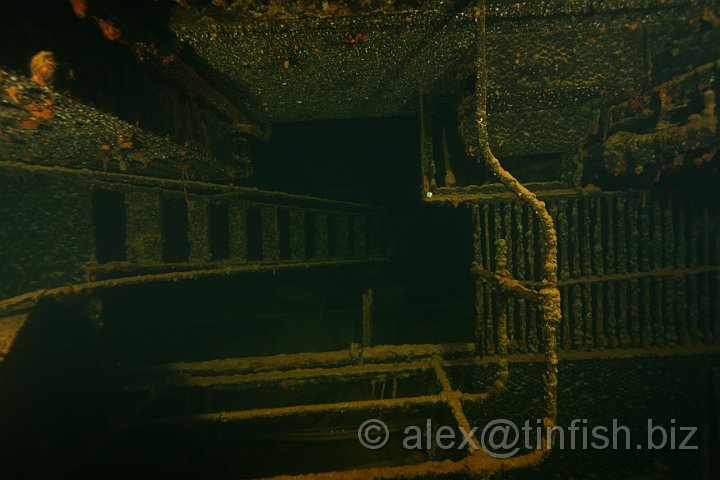 Kiyosumi_Maru-083.JPG - Deep into the Engine Room