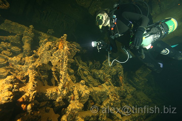 Tokai_Maru-087.JPG - Tokai Maru - Maz Swims in the Engine Room