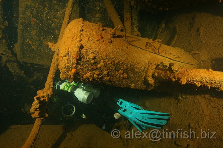 Tokai_Maru-092.JPG - Tokai Maru - Maz Swims in the Engine Room