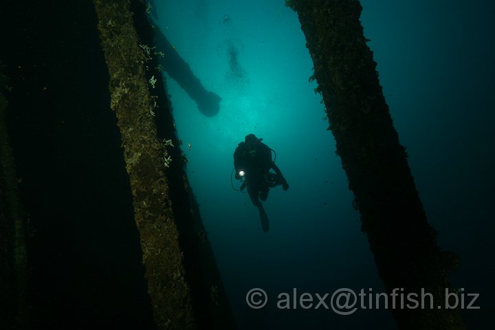 Tokai_Maru-098.JPG - Tokai Maru - Maz enters Hold