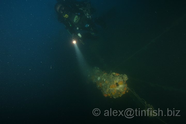 HNLMS_De_Ruyter-017.JPG - Forward main 6" gun