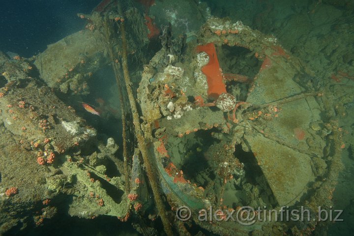 HNLMS_De_Ruyter-139.JPG - Remains of search light next to bridge