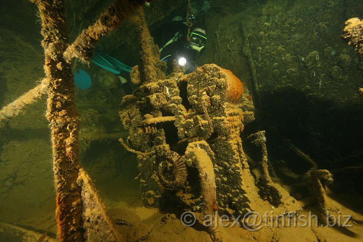 Helmet_Wreck-090.JPG - Helmet Wreck - Maz in the Engine Room