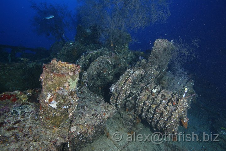 Tama_Maru-64.JPG - The forward winches