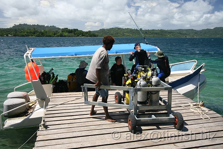 Tulagi-42.JPG - Loading the dive boat