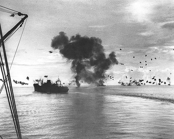 Japanes_air_attack_on_shipping_off_Guadalcanal_12_November_1942.jpg - Japanese air attack on shipping off Guadalcanal