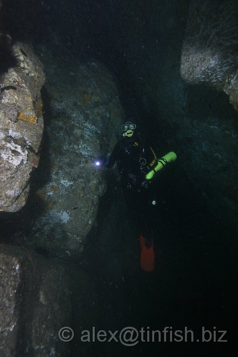 South_West_Rocks_Feb10-611.JPG - Maz moving through the tunnel