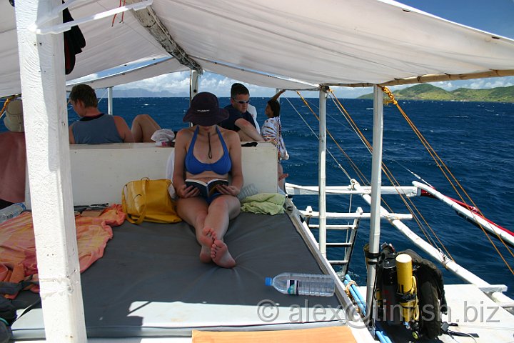 IMG_2075.JPG - Relaxing on the way to the dives