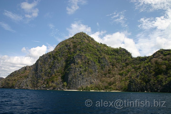 IMG_2117.JPG - One of the islands