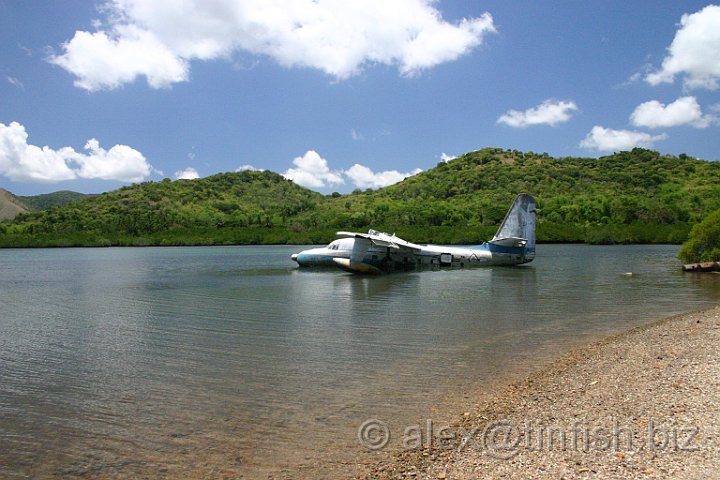 IMG_2166.JPG - Strange sight of a half sunk seaplane